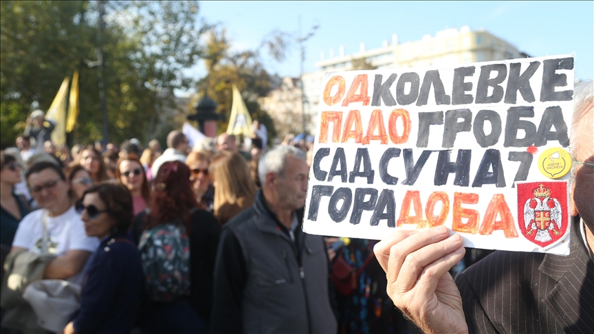 Serbi, protestë e punonjësve të arsimit në Beograd