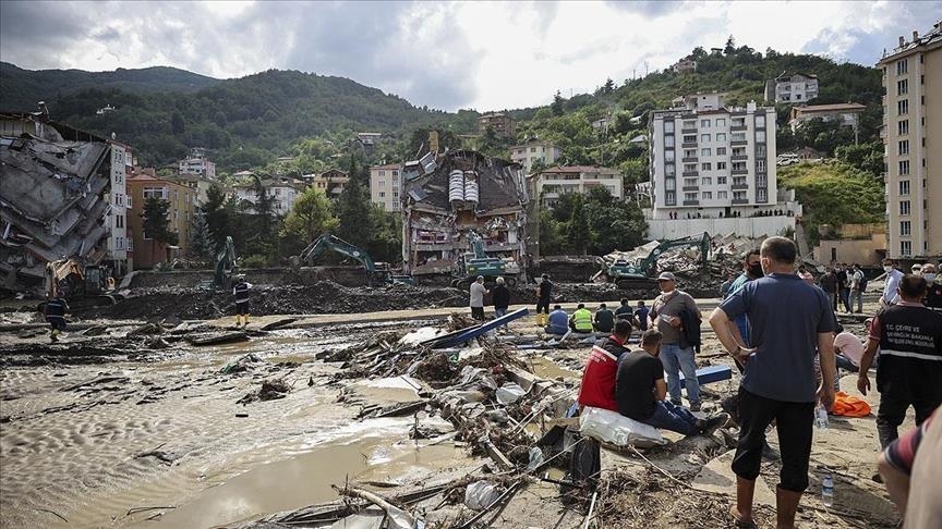 Spanjë, rritet në 223 numri i viktimave nga përmbytjet