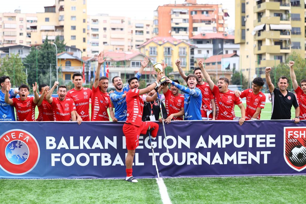 Ul siparin në Tiranë turneu ballkanik i të amputuarve, Turqia shpallet ekipi kampion