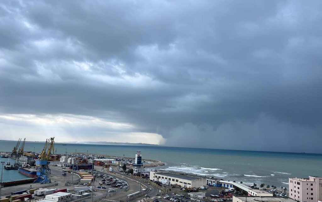 Rinis lundrimi i trageteve në të dyja anët e Adriatikut