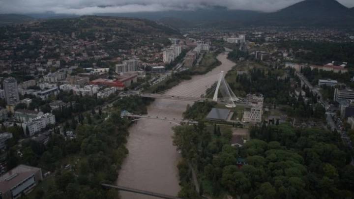 Vërshime në të gjithë Malin e Zi, uji depërton nëpër shtëpi