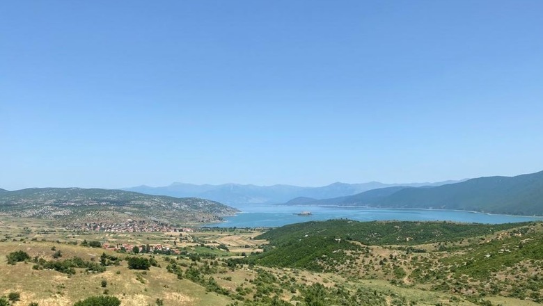 Liqeni i Prespës në rrezik, çdo pikë uji duhet ruajtur