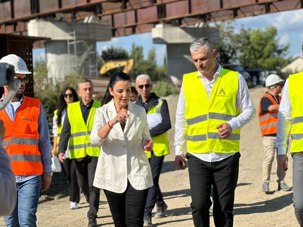 Unaza e Madhe, Balluku: Realizohen 70 % e punimeve në urat mbi lumin e Tiranës