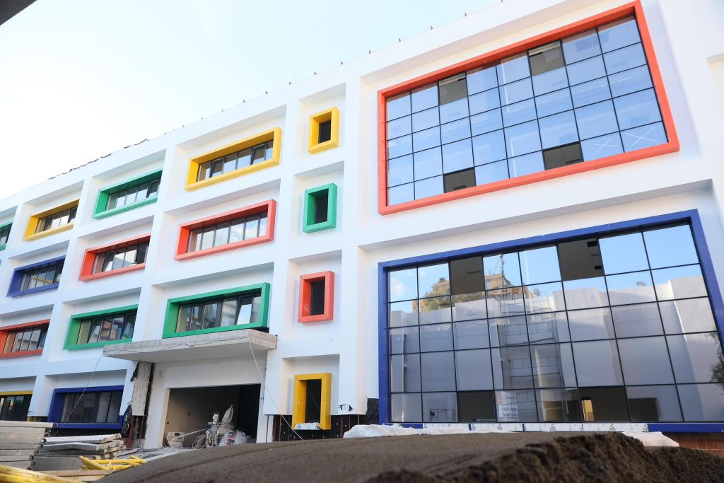 Drejt përfundimit rindërtimi i shkollës “Emin Duraku”, Rama: Së shpejti hap dyert për 1200 nxënës dhe mësues