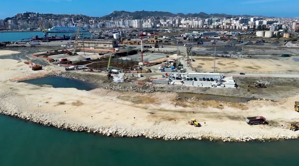 Porti turistik në Durrës, Rama: Po merr formë plazhi i ri, do të ofrojë një tjetër vendpushim cilësor