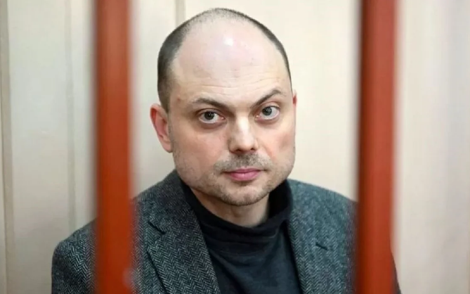 Kritikoi luftën ndaj Ukrainës, lideri i opozitës ruse dënohet me 25 vite burg