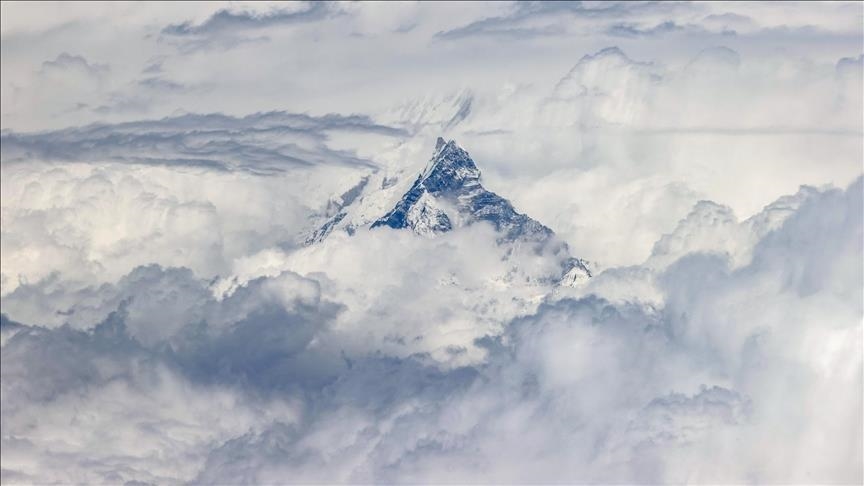 Alpinisti pakistanez bëhet më i riu në botë që ka arritur në 11 maja mbi 8.000 metra