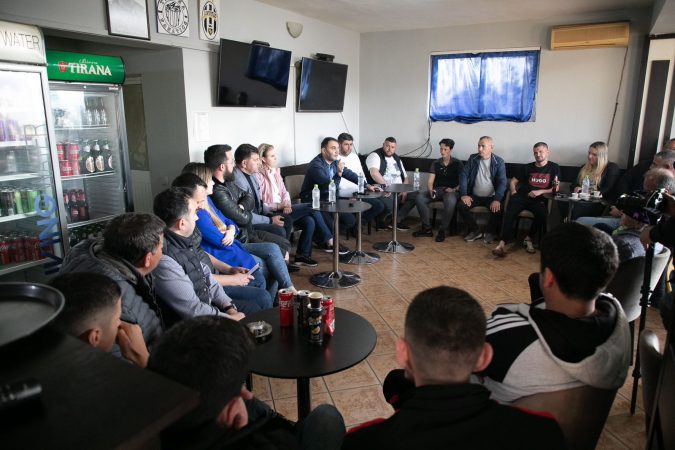 Këlliçi me banorët e Sharrës: 5 prioritetet e programit tim sjellin ndryshimin në Tiranë