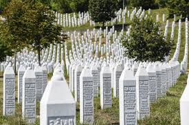 “Masakra e Srebrenicës mund të njihet si gjenocid nga Kombet e Bashkuara”, analiza e REL: Nxiti reagime të furishme në Serbi dhe Republikën Sërpska