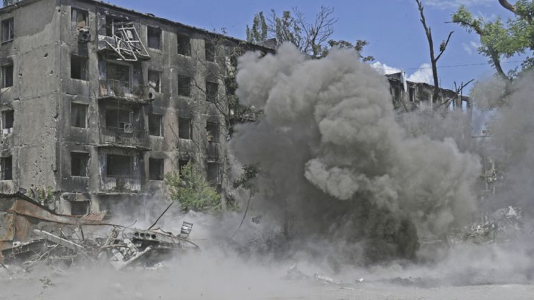 Sulmet me raketa në Donetsk, të paktën 6 të vrarë dhe 9 të plagosur