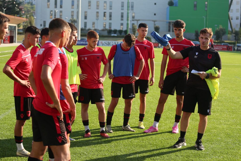 Kombëtarja U-17, Tedesco teston 21 lojtarë kuqezinj në kuadër të projektit “Step by Step”