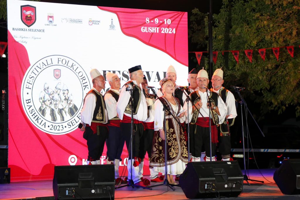 200 artistë të këngës e valles në Festivalin Folklorik të Selenicës