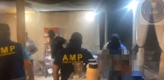 Shiste kanabis në lokalet e natës në Sarandë, arrestohet polici dhe bashkëpunëtori i tij