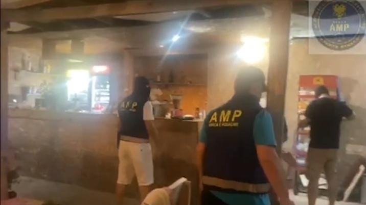AMP dhe Forcat Operacionale aksion në “Beach Bar” për të arrestuar policin