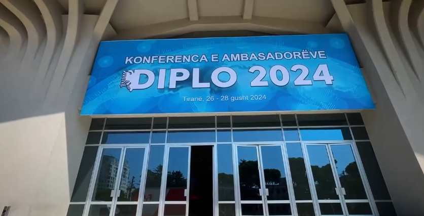 Konferenca e Ambasadorëve, diskutohen sfidat e diplomacisë në procesin e integrimit në BE