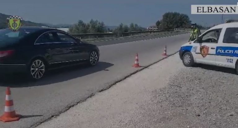 Të dehur në timon dhe pa leje drejtimi, 53 shoferë të arrestuar në Elbasan