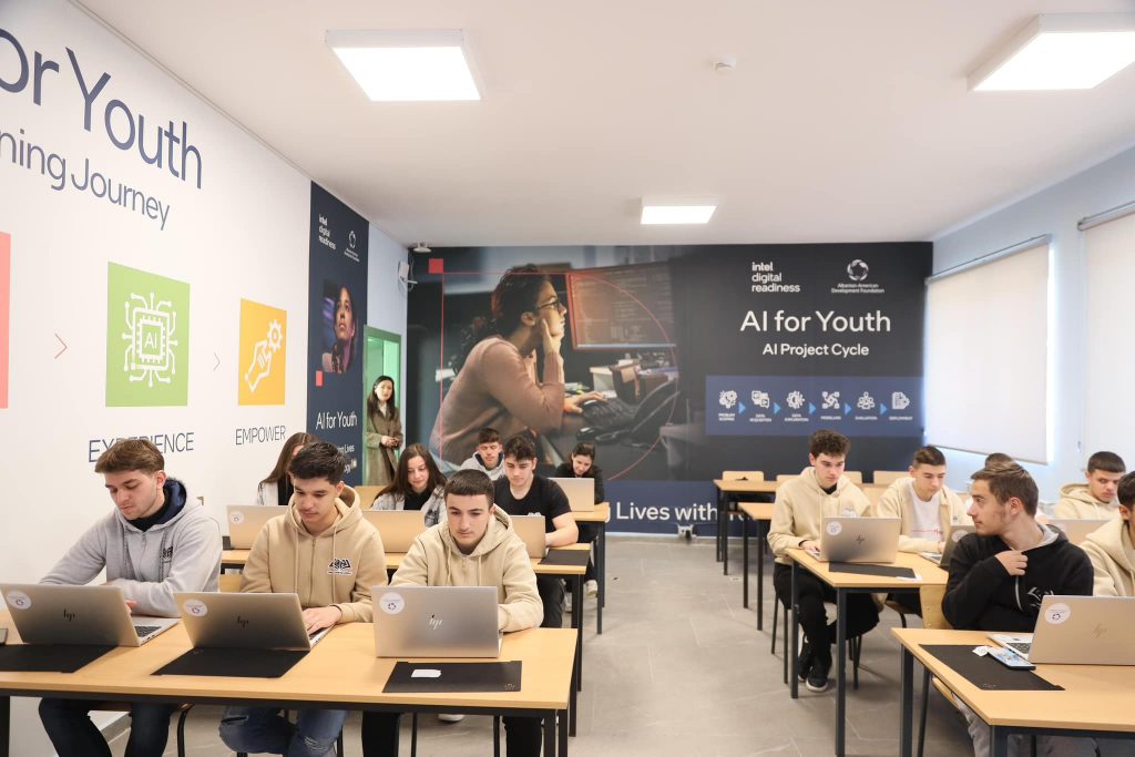 Rama: Gjimnazi “Themistokli Gërmenji” në Korçë rihap dyert me standardet më të mira