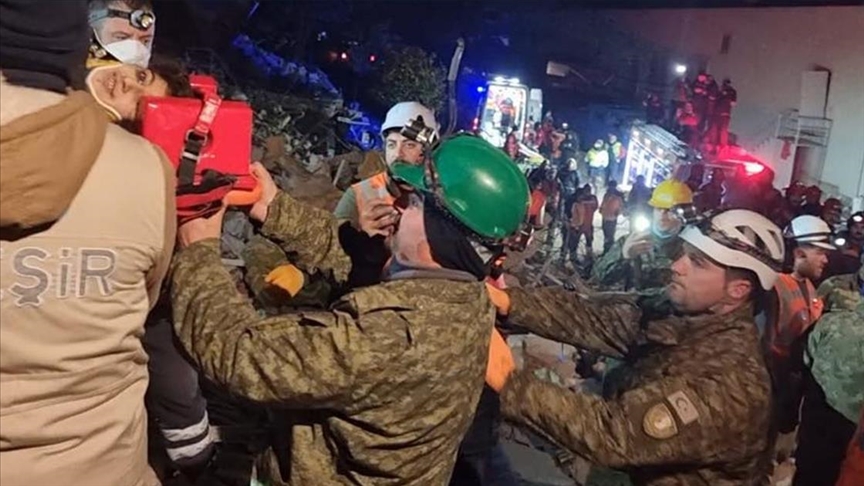 Pjesëtarët e FSK-së arrijnë të shpëtojnë nga rrënojat e tërmetit 2 persona tjerë pas 162 orëve 
