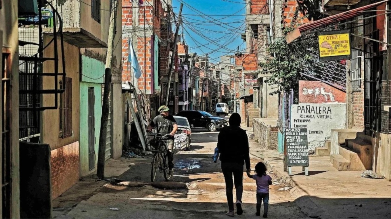 Mbi 57% e popullsisë së Argjentinës zhytet në varfëri, shifra më e lartë në të paktën 22 vjet
