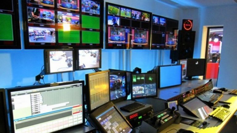 Mediat dhe televizionet në vend “vlejnë” 58 milionë euro, si u 10-fishuan në një dekadë