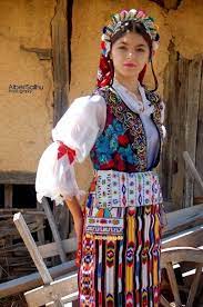 Age Vokrri, artizania mirditore që mban gjallë traditën: Mësova nga nëna të qep veshjen tradicionale të krahinës