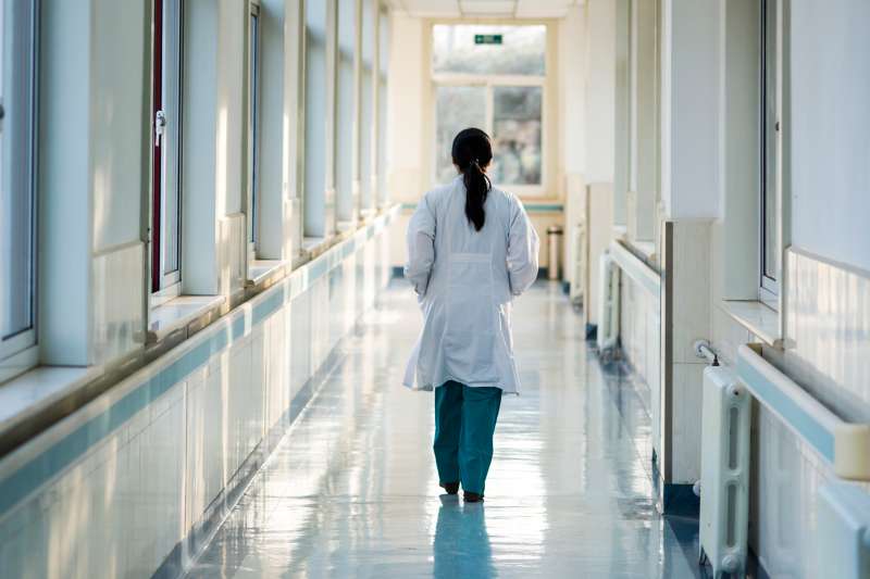“Me pagesë jashtë orarit zyrtar…” A do funksionojë reforma në spitalet publike