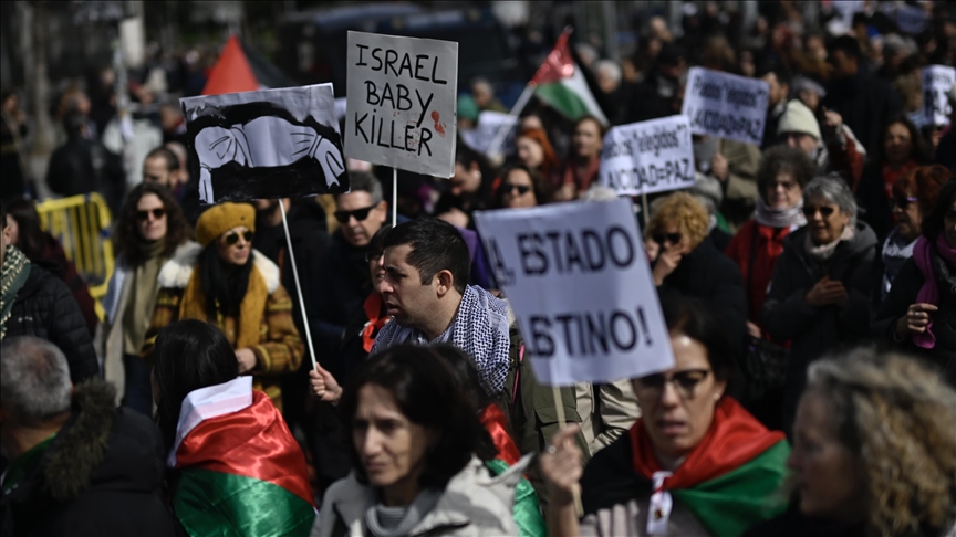 Spanjë, mijëra njerëz në protestë për embargo të armëve ndaj Izraelit dhe mbështetje për Palestinën