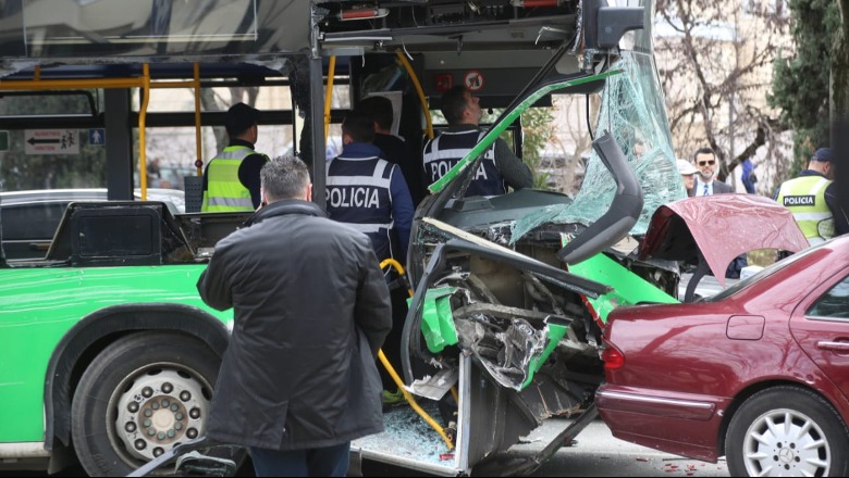 Aksidenti në Tiranë, policia: 9 të plagosur, shoferi i autobusit nuk kishte pirë alkool