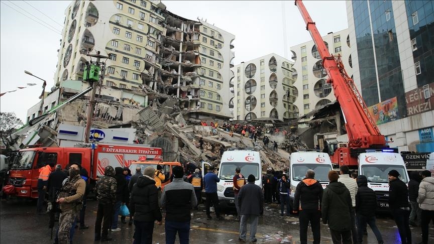 Rritet numri i të vdekurve nga tërmetet në Türkiye, 1.498 viktima dhe 8.533 të plagosur