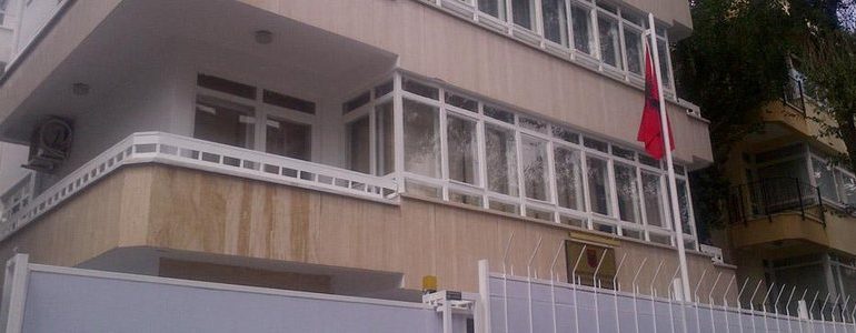 Tërmeti/ Ambasada e Shqipërisë në Turqi tregon nëse ka shqiptarë të lënduar