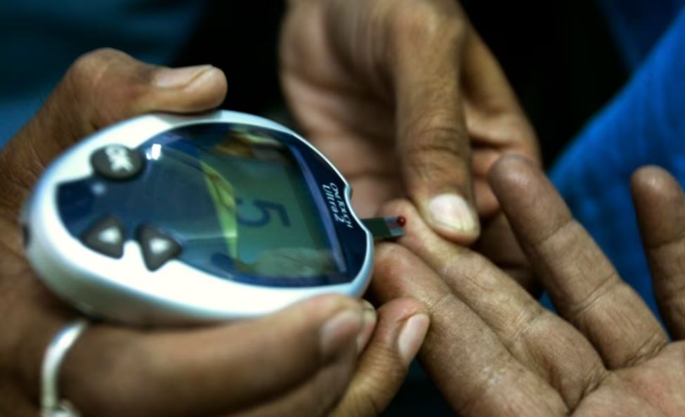 Ndihmon të sëmurët me diabet, mjekët tërheqin vëmendjen mbi përdorimin e pajisjeve që monitoron glukozën