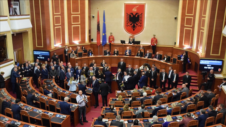 Kuvendi i Shqipërisë miraton ndryshimet në kabinetin qeveritar