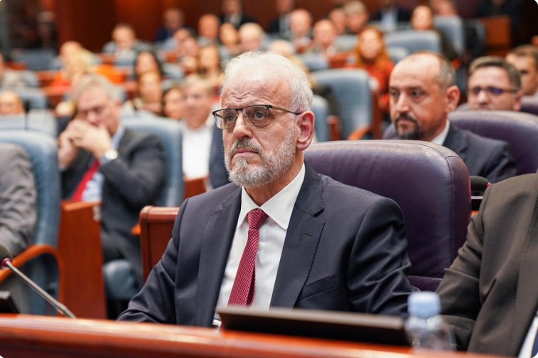 Talat Xhaferi sot merr detyrën si kryeministër i Maqedonisë së Veriut