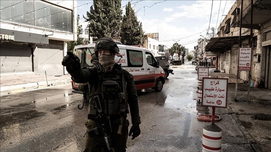 Forcat izraelite rrahën dhe arrestuan një punonjës palestinez vullnetar të kujdesit shëndetësor