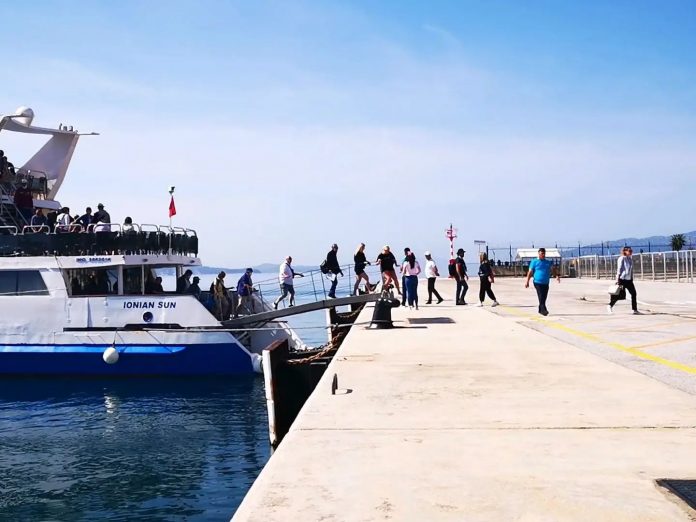 Mbi 360 mijë udhëtarë përdorën portin e Sarandës gjatë 2022-shit