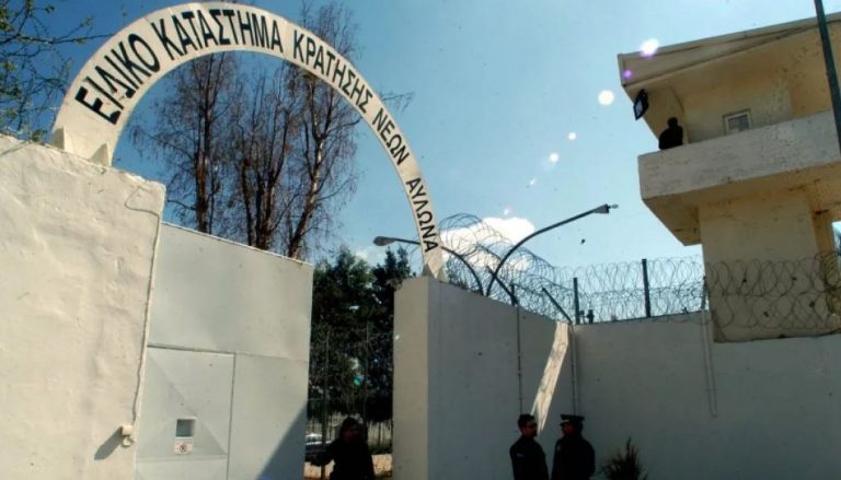 Përplasje e dhunshme në burgun grek, të përfshirë edhe të dënuar shqiptarë, raportohet për 8 të plagosur