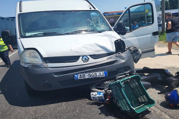 Aksident i rëndë në aksin Lezhë-Shkodër/ Makina përplas motorin, humb jetën 60-vjeçari