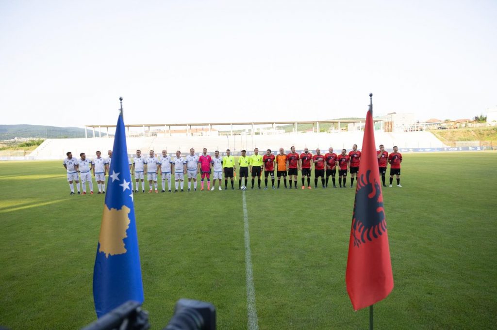 Prishtinë, ndeshje futbolli në Prishtinë midis skuadrave të Kuvendit të Shqipërisë dhe Kosovës