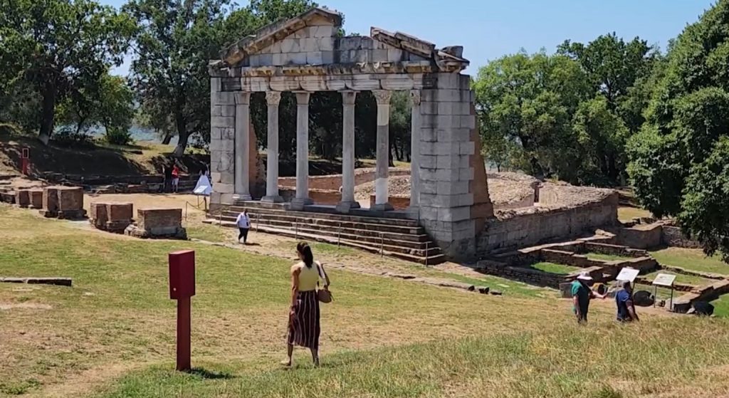 Rama: Apolonia, qyteti antik që po tërheq turistë nga e gjithë bota