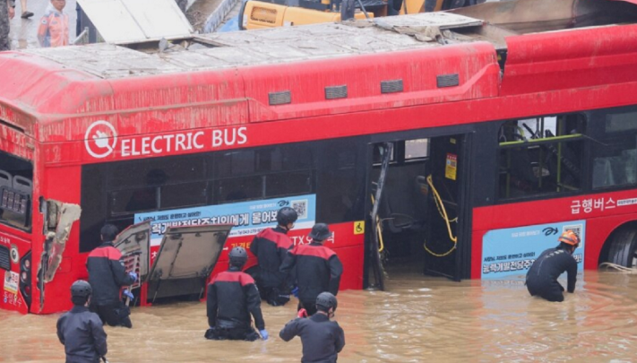 Përmbytjet në Korenë e Jugut u marrin jetën të paktën 39 personave