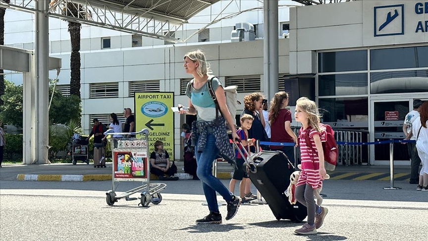 Türkiye, aeroporti i Antalya-s thyen rekord në numrin e udhëtarëve