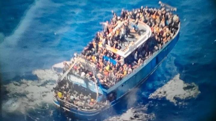 Raport: Greqia u përpoq të mbulonte rolin në mbytjen e anijes në Peloponez