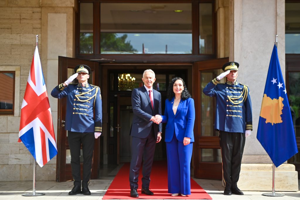 Blair: Vendet aleate duhet t’i rrinë në krah Kosovës