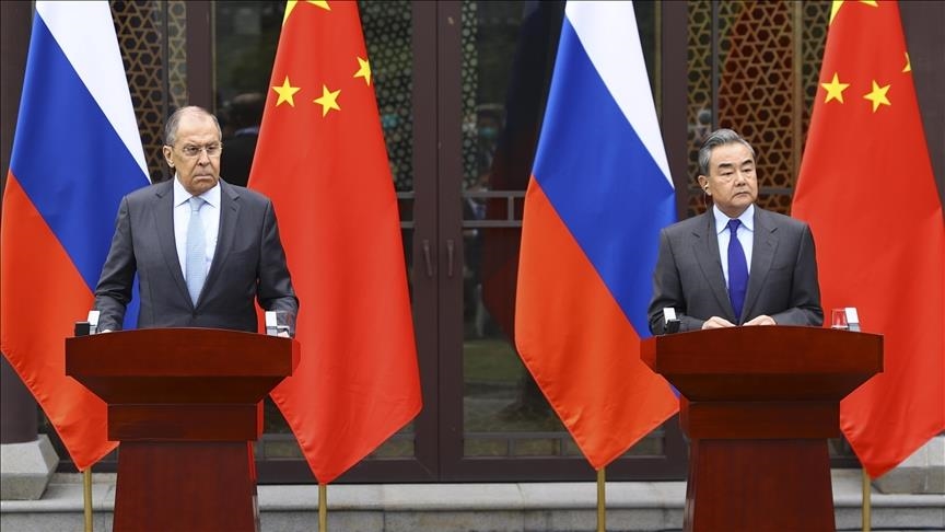 Kryediplomati rus Lavrov takon homologun e tij kinez Wang Yi