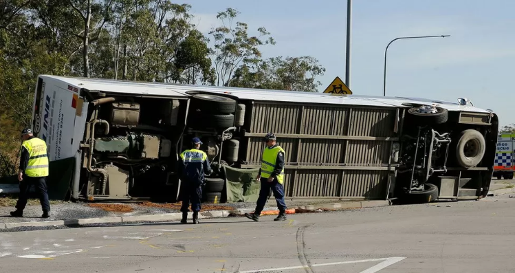 Përmbyset autobusi i dasmës/ 10 persona humbin jetën, plagosen 25 të tjerë në Australi