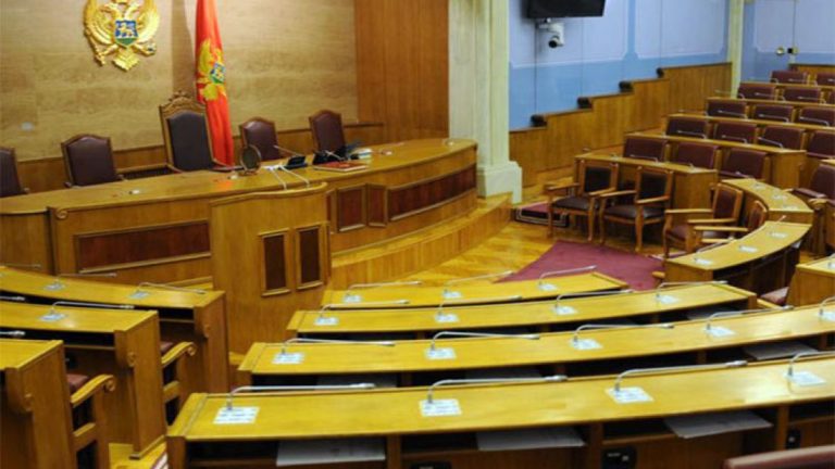 Shqiptarët me gjashtë deputetë, kush janë parlamentarët e rinj të Malit të Zi