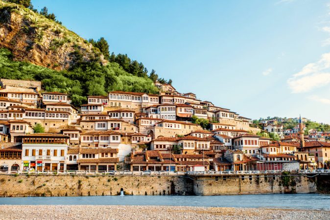 Qytetet e UNESCO-s po shuhen, Gjirokastra, Berati me reduktimin më të fortë të popullsisë më 2022