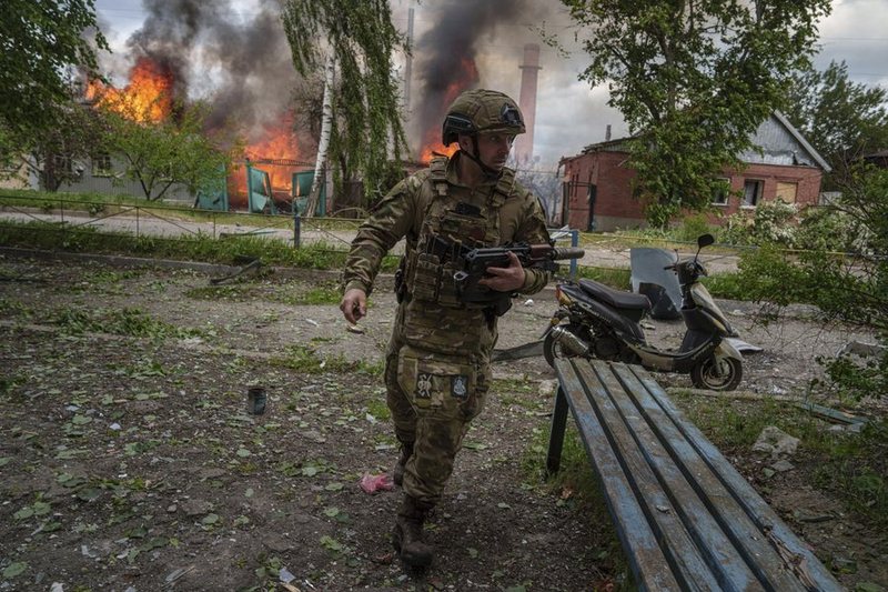 Një tjetër goditje në luftë, Ukraina shkatërron bazën ruse të dronëve