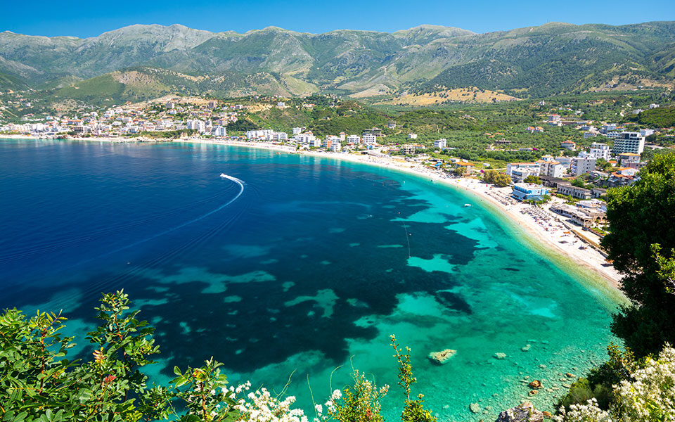Turizmi vijon rritjen, 3.3 milionë të huaj hynë në Shqipëri