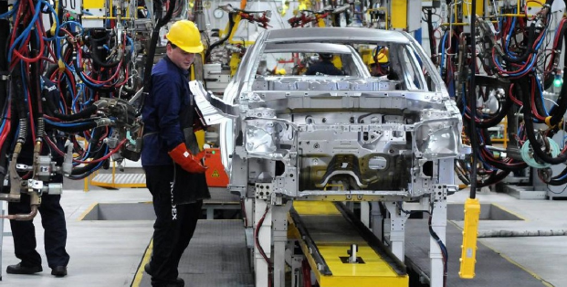 Britania e Madhe: 800.000 vende pune në industrinë e automjeteve në rrezik